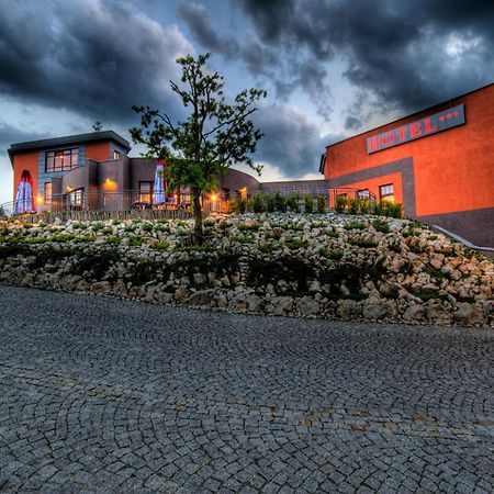 世界语酒店 Świdnica 外观 照片
