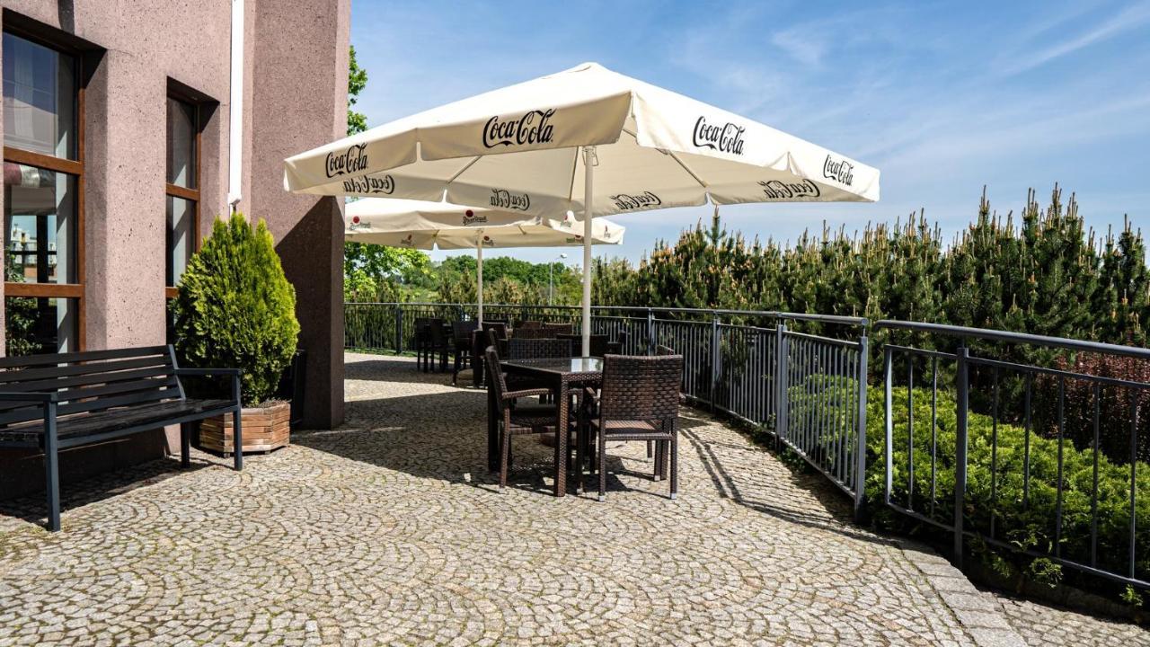 世界语酒店 Świdnica 外观 照片
